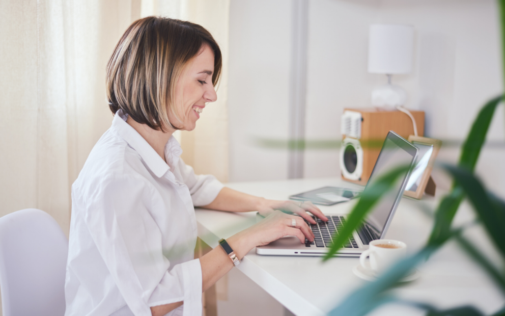 Email – Covid-19 Business Disruption WFH Call center agent messaging customers remotely from home